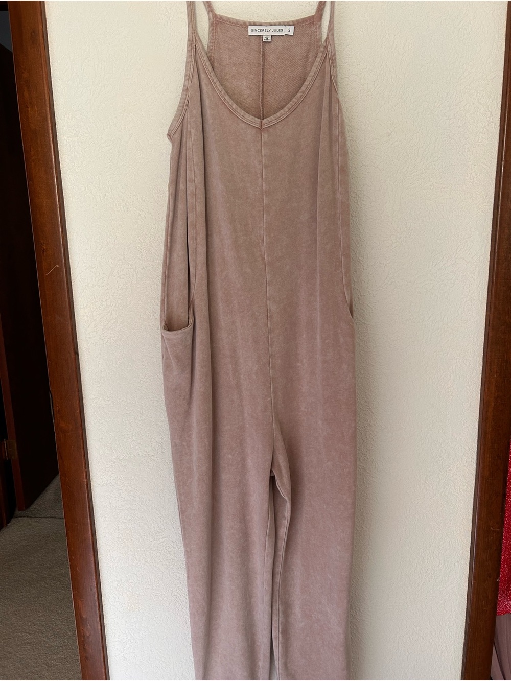 Contemporary Sleeveless Wide-Leg Jumpsuit in Mauve